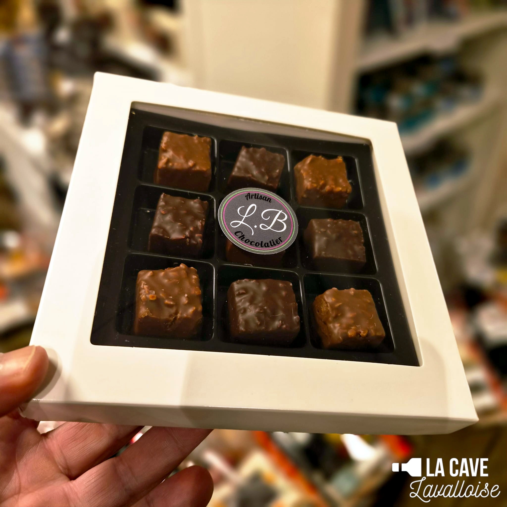 La Cave Lavalloise - Boîte 9 Rochers Praliné – Artisan-Chocolatier – 125gr - 1